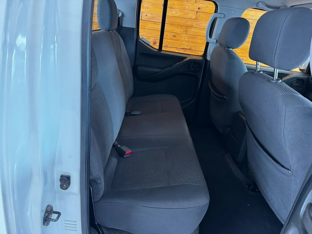 2012 Nissan Navara 2.5dCi Double Cab LE – photo 4