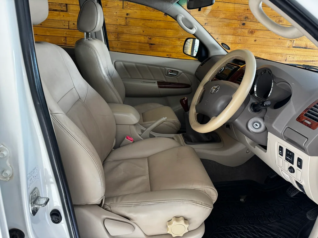 2006 Toyota Fortuner 4.0 V6 4X2 Manual – photo 15