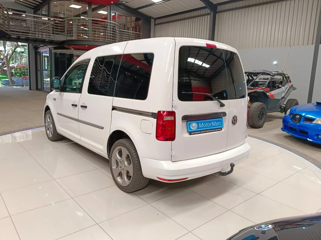 2018 Volkswagen Caddy 1.6 CrewBus Manual – photo 6