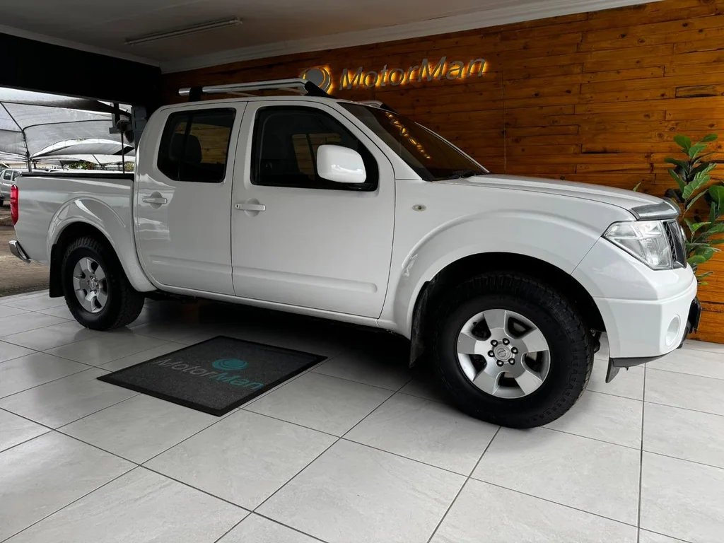 2012 Nissan Navara 2.5dCi Double Cab LE – photo 6