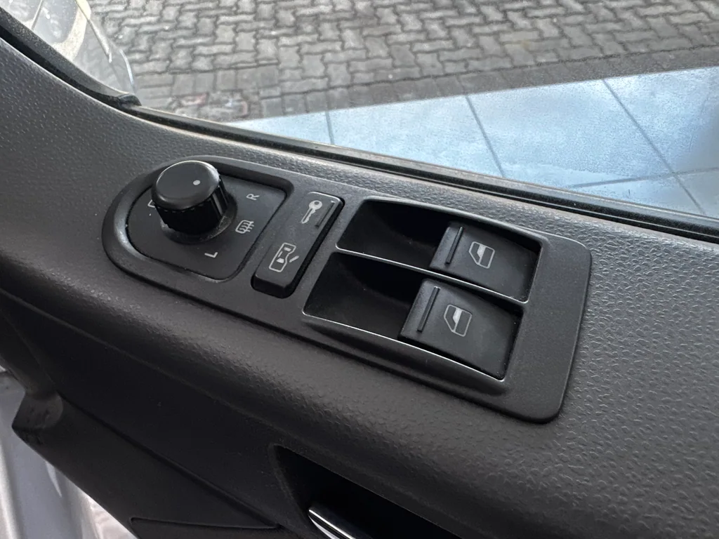 2008 Volkswagen Caravelle T5 2.5 TDI (128KW) Auto – photo 10