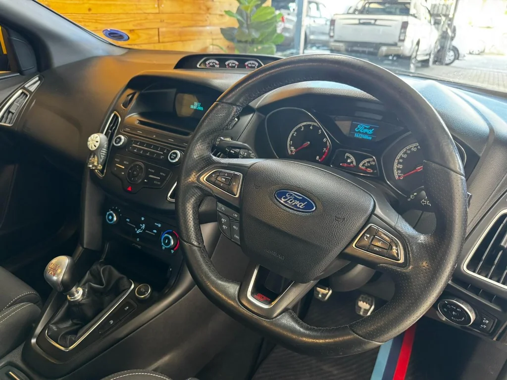2016 Ford Focus ST 1 – photo 12