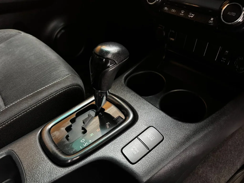 2021 Toyota Hilux 2.8GD-6 Double Cab Legend Auto – photo 14
