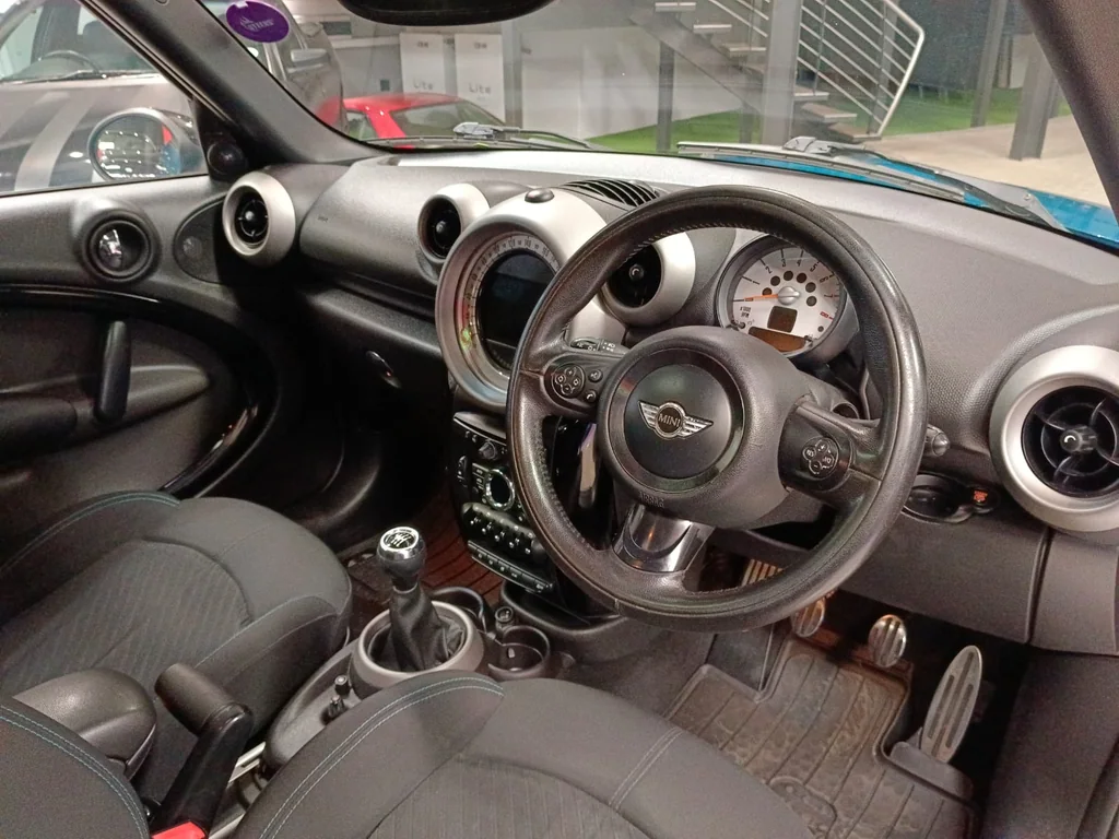 2012 Mini Countryman Cooper S Manual – photo 9
