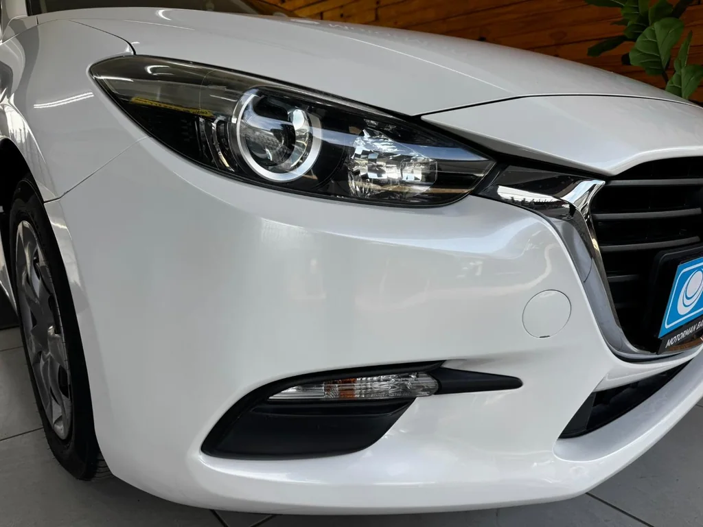 2017 Mazda Mazda3 Sedan 1.6 Original – photo 2