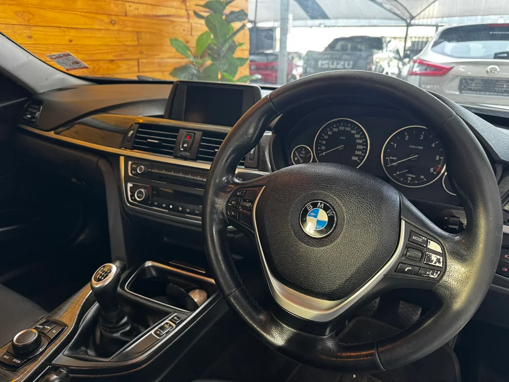 2012 BMW 320d Luxury Line Manual – photo 12