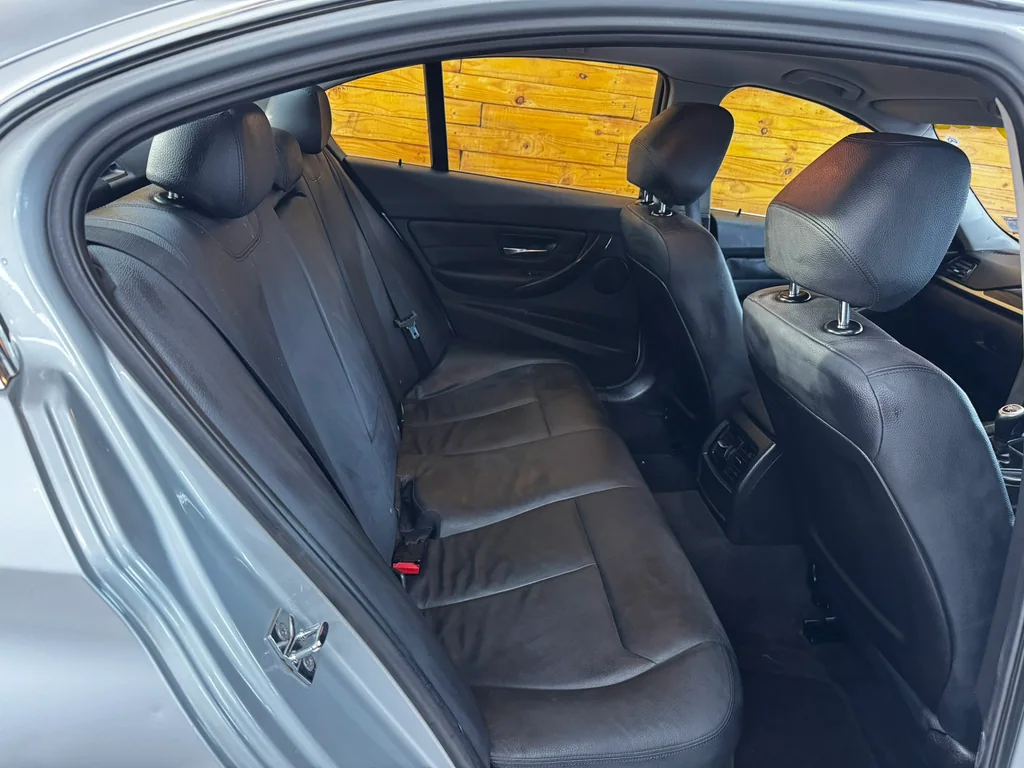 2012 BMW 320d Luxury Line Manual – photo 16