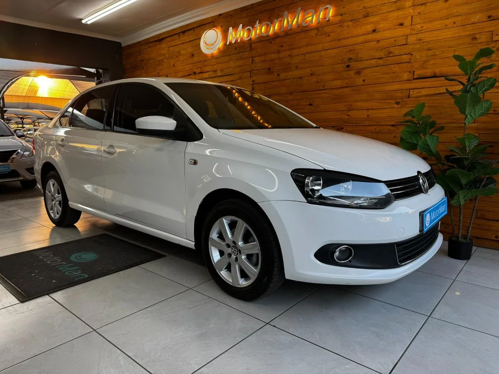 2014 Volkswagen Polo Sedan 1.6 Comfortline – photo 1