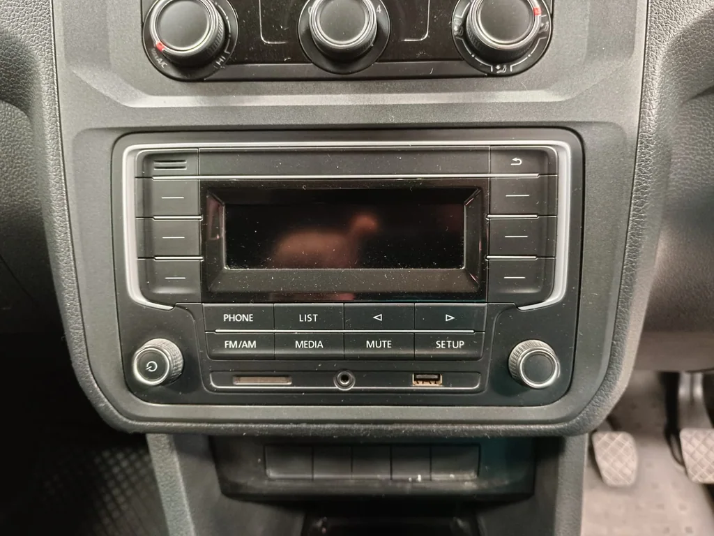 2018 Volkswagen Caddy 1.6 CrewBus Manual – photo 13