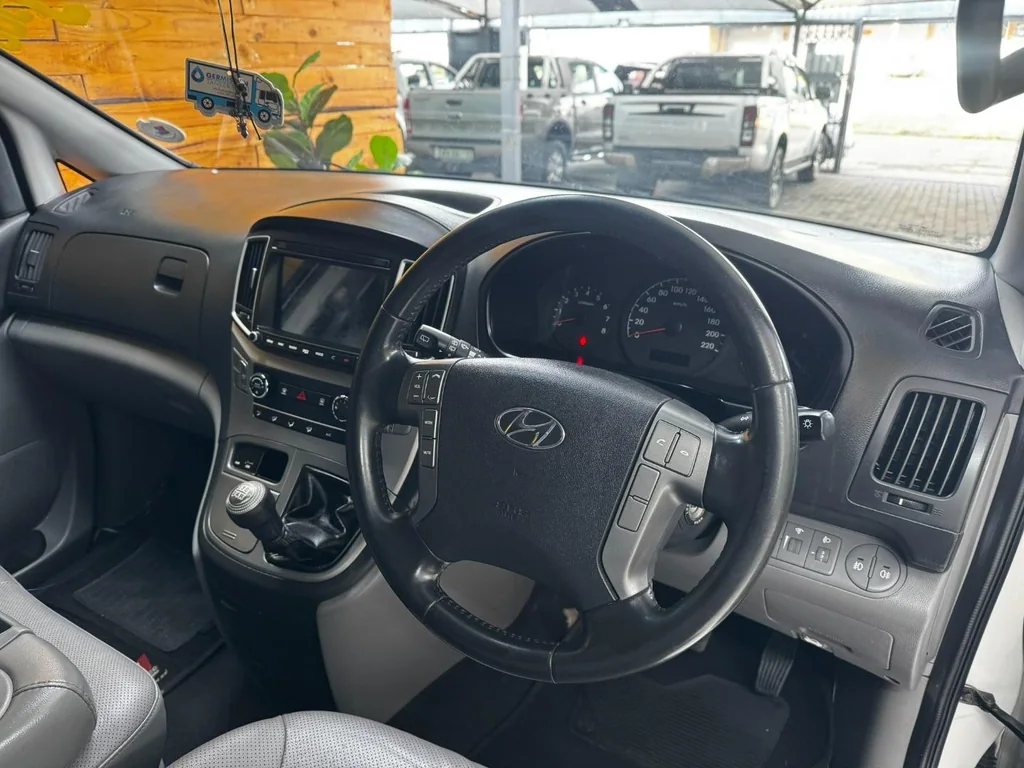 2019 Hyundai H-1 2.4 Bus Executive – photo 13