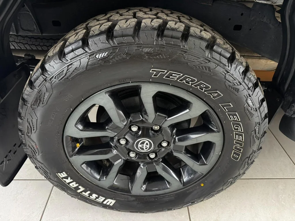2021 Toyota Hilux 2.8GD-6 Double Cab Legend Auto – photo 10
