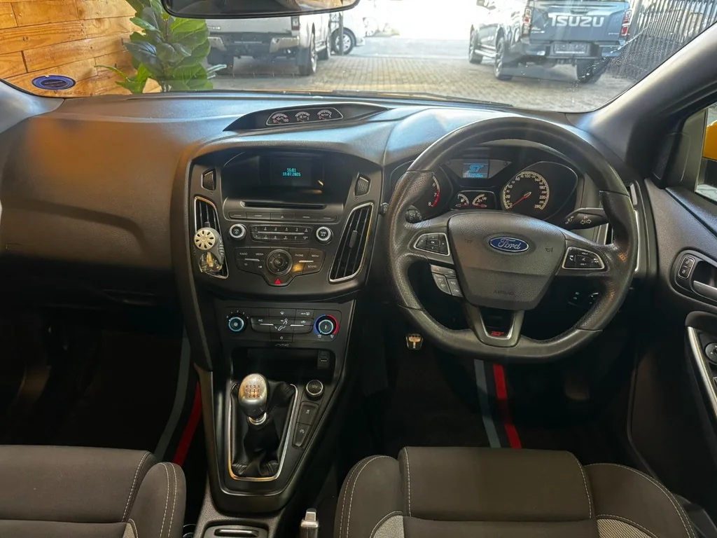 2016 Ford Focus ST 1 – photo 14