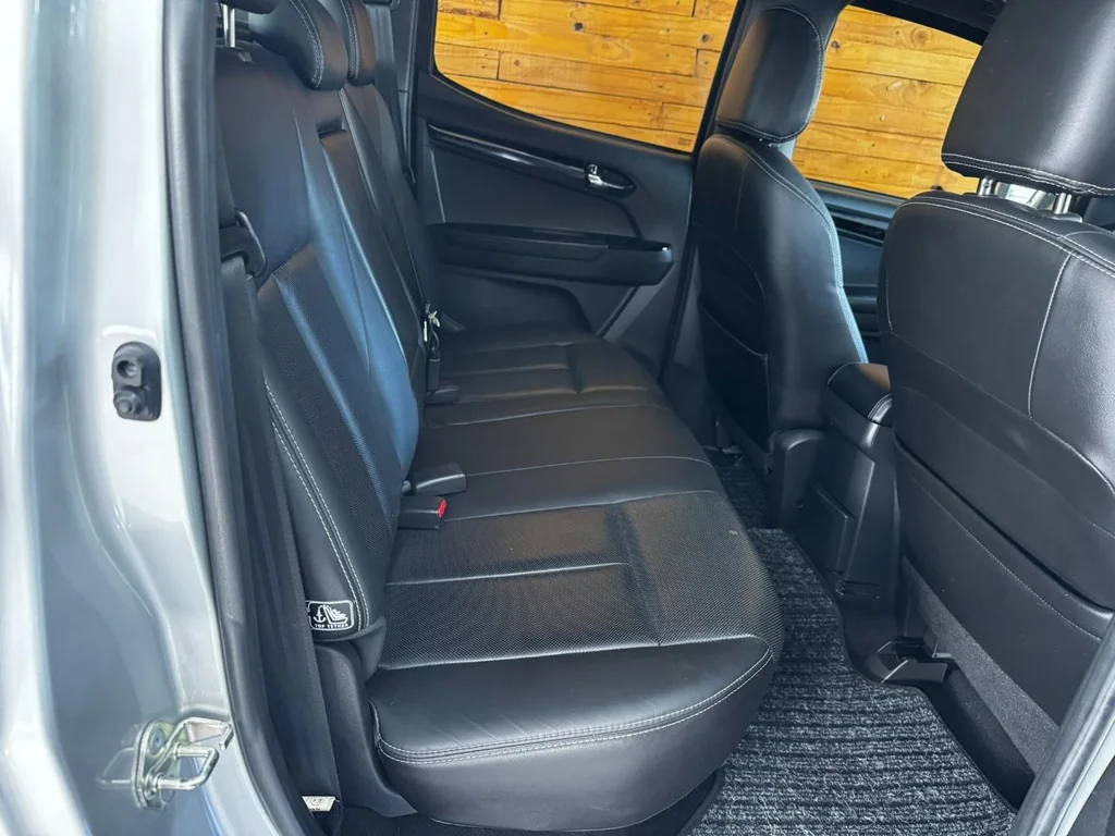 2021 Isuzu D-Max 300 3.0TD Double Cab LX Auto – photo 23