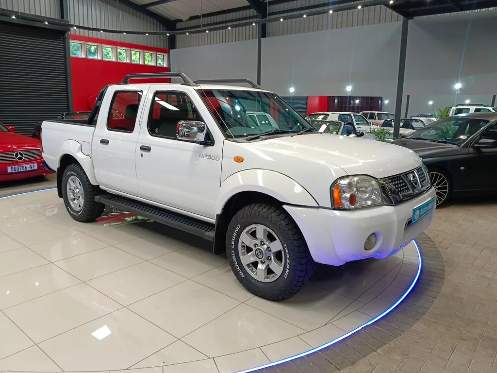 2019 Nissan NP300 Hardbody 2.4i Double Cab Hi-Rider Manual – photo 1