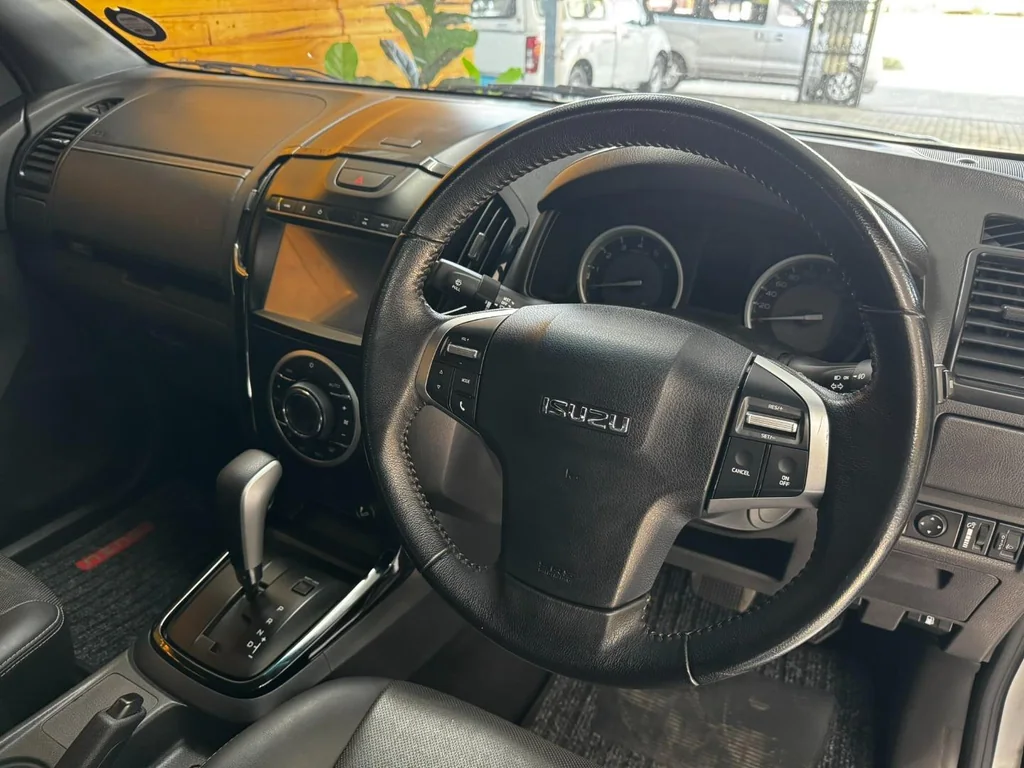 2021 Isuzu D-Max 300 3.0TD Double Cab LX Auto – photo 16