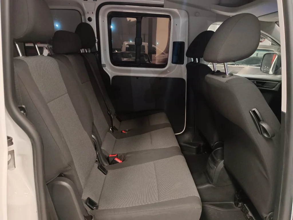 2018 Volkswagen Caddy 1.6 CrewBus Manual – photo 11