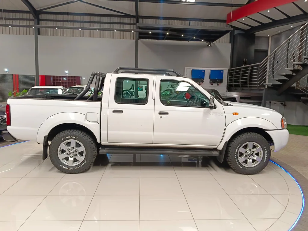 2019 Nissan NP300 Hardbody 2.4i Double Cab Hi-Rider Manual – photo 7
