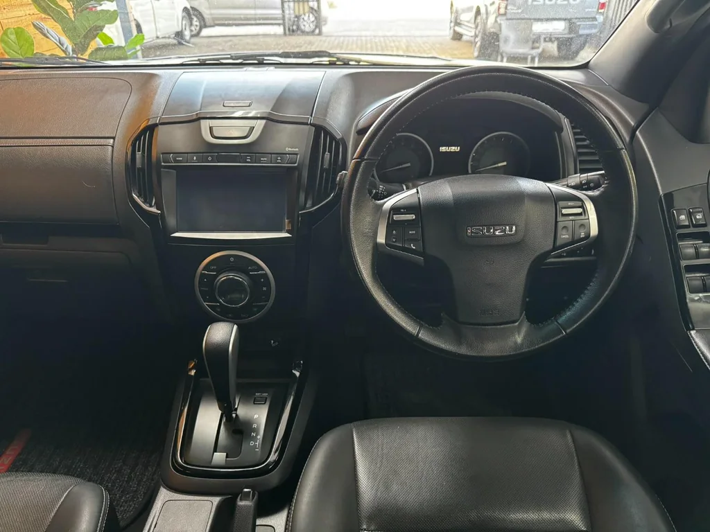 2021 Isuzu D-Max 300 3.0TD Double Cab LX Auto – photo 25