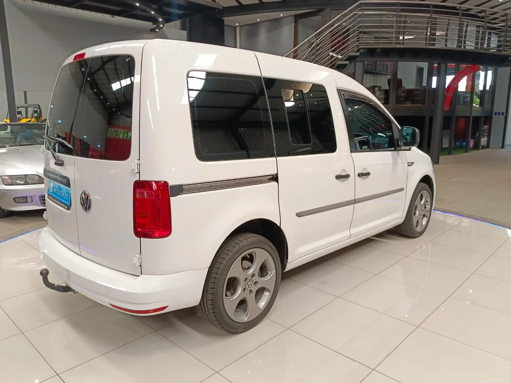 2018 Volkswagen Caddy 1.6 CrewBus Manual – photo 5