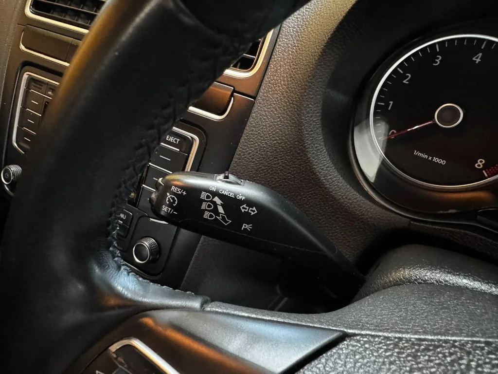 2014 Volkswagen Polo Sedan 1.6 Comfortline – photo 11