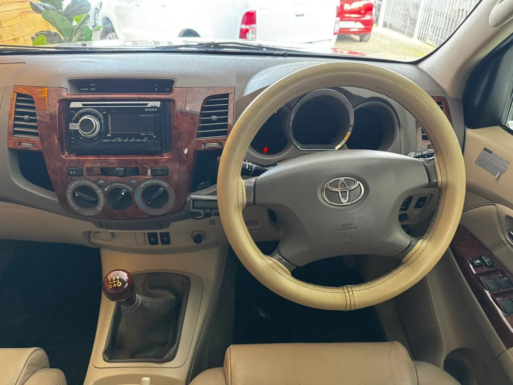 2006 Toyota Fortuner 4.0 V6 4X2 Manual – photo 13