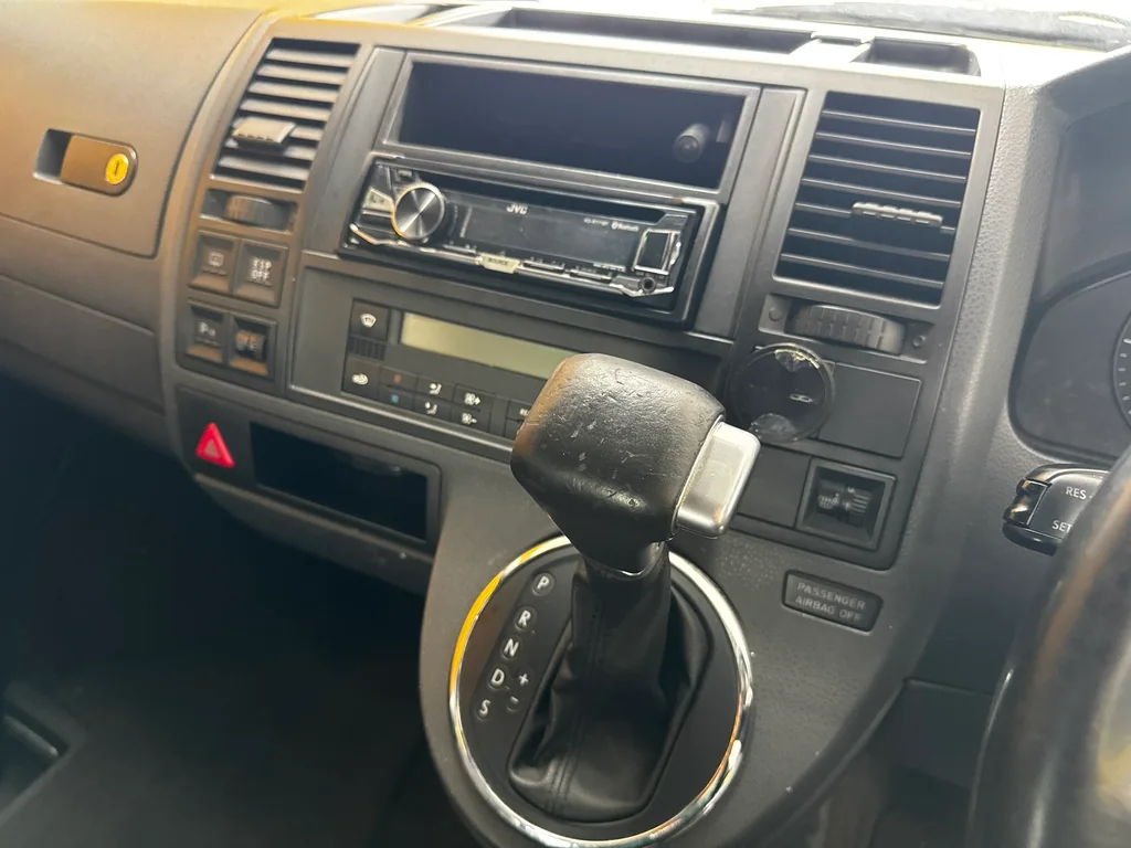 2008 Volkswagen Caravelle T5 2.5 TDI (128KW) Auto – photo 12