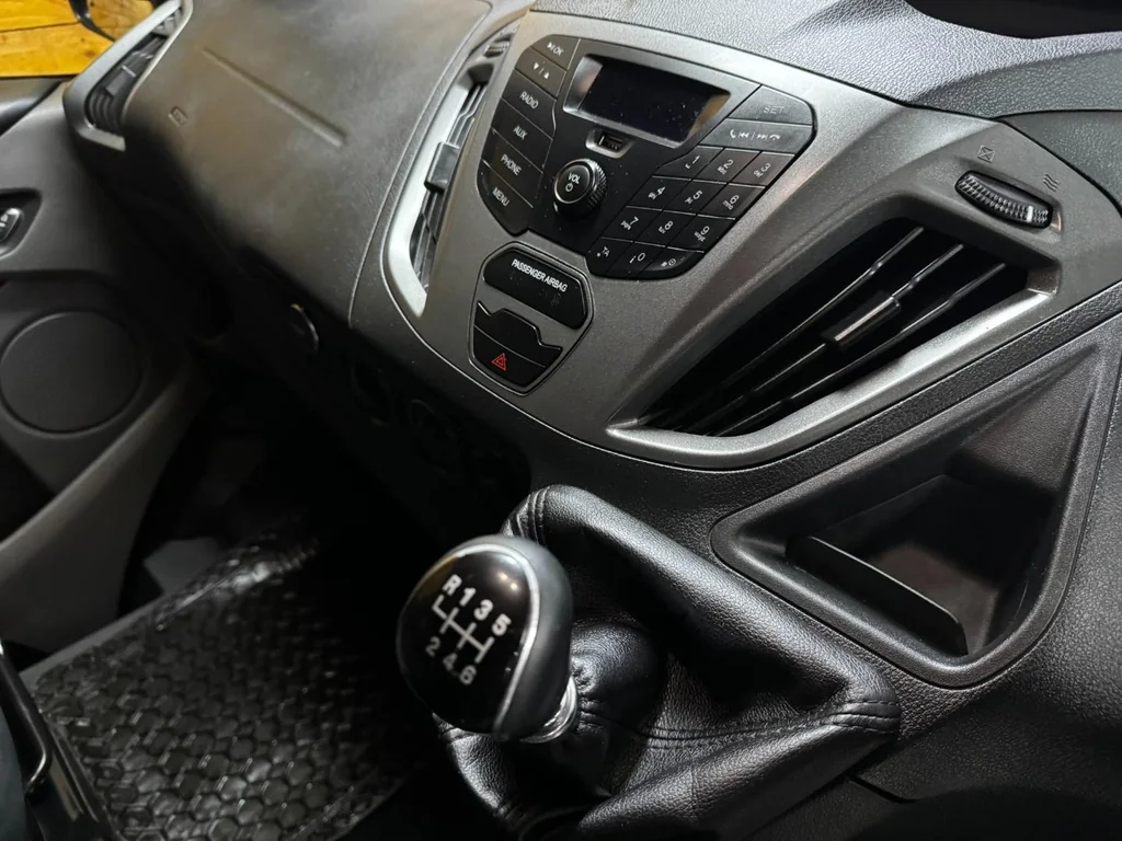 2019 Ford Tourneo Custom 2.2TDCi SWB Limited – photo 19