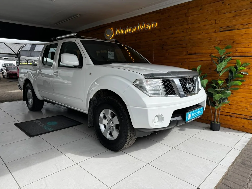 2012 Nissan Navara 2.5dCi Double Cab LE – photo 1