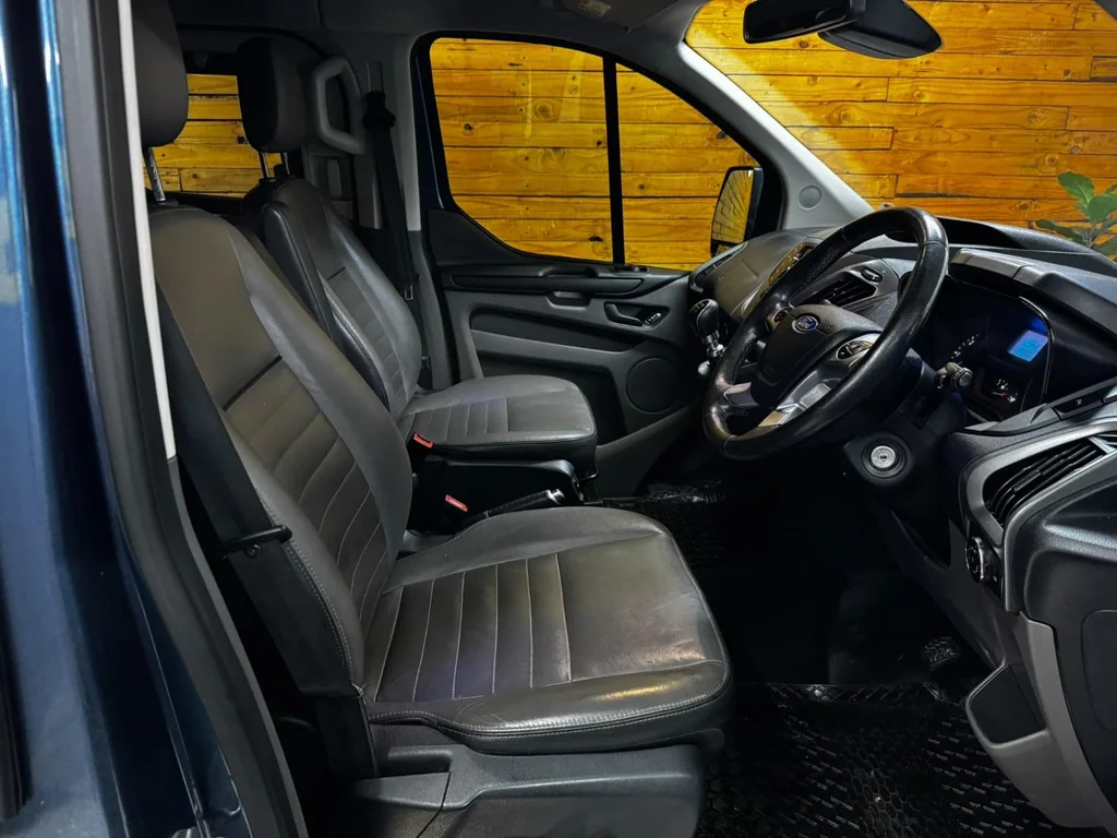 2019 Ford Tourneo Custom 2.2TDCi SWB Limited – photo 12