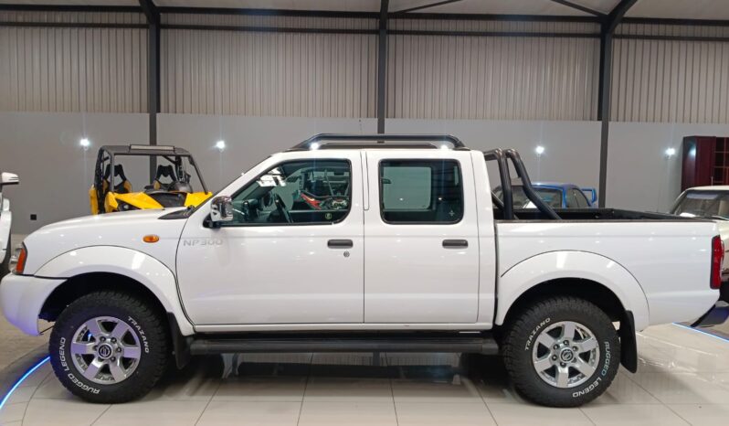 2019 Nissan NP300 Hardbody 2.4i Double Cab Hi-Rider Manual For Sale In Bloemfontein full